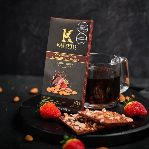 KAFFETO BARRA CHOCOLATE CON ALMENDRAS Y FRESAS